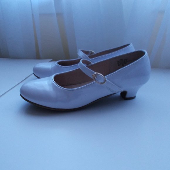 Chasing Fireflies Other - Chasing Fireflies Girls Dress Shoes White Size 3M